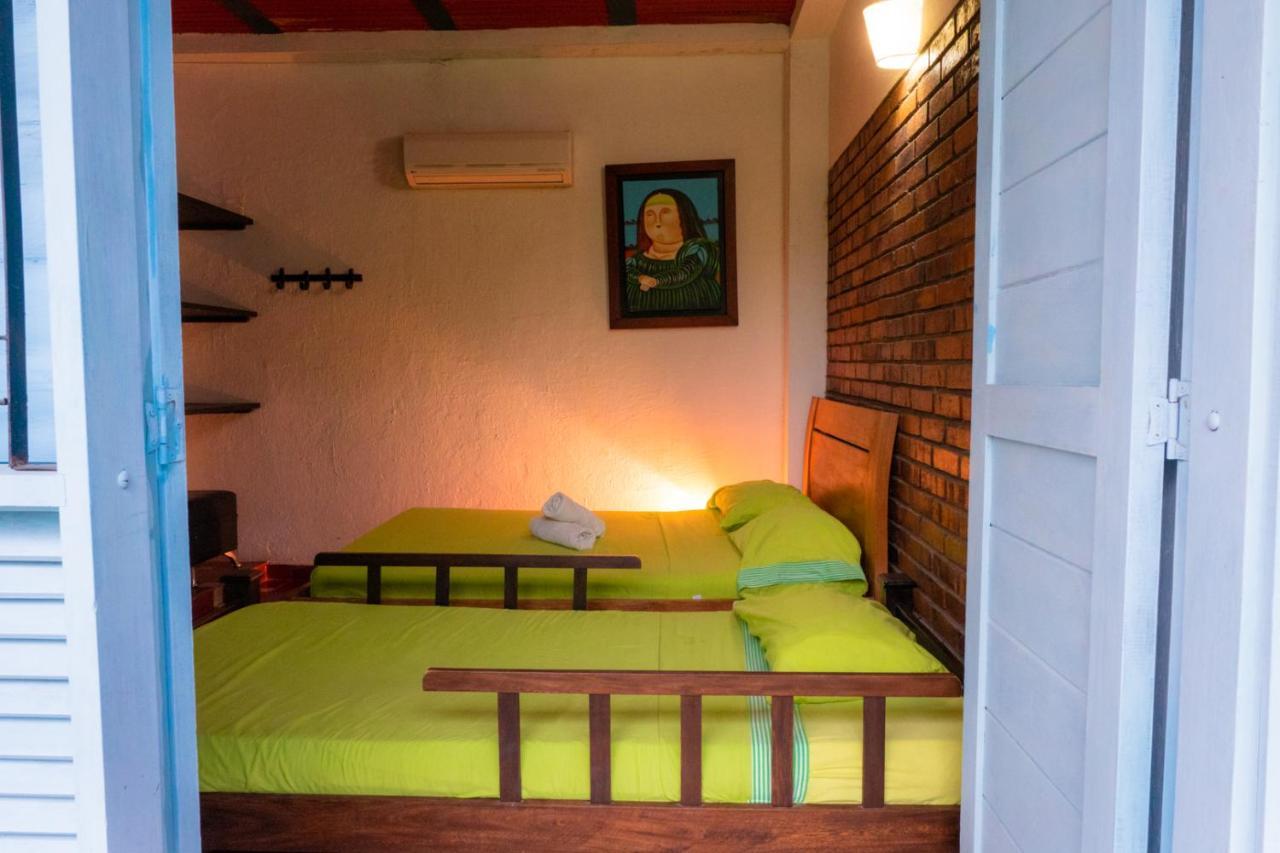 Aluna Hostel B&B Санта Марта Екстериор снимка