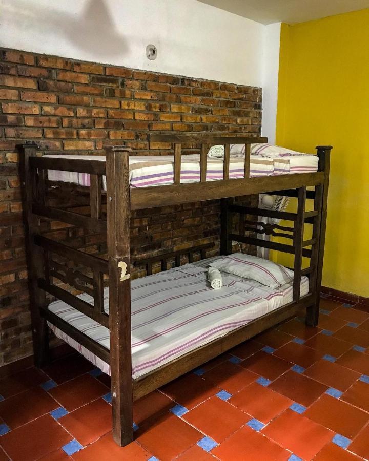 Aluna Hostel B&B Санта Марта Екстериор снимка