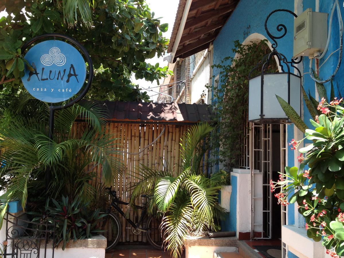 Aluna Hostel B&B Санта Марта Екстериор снимка