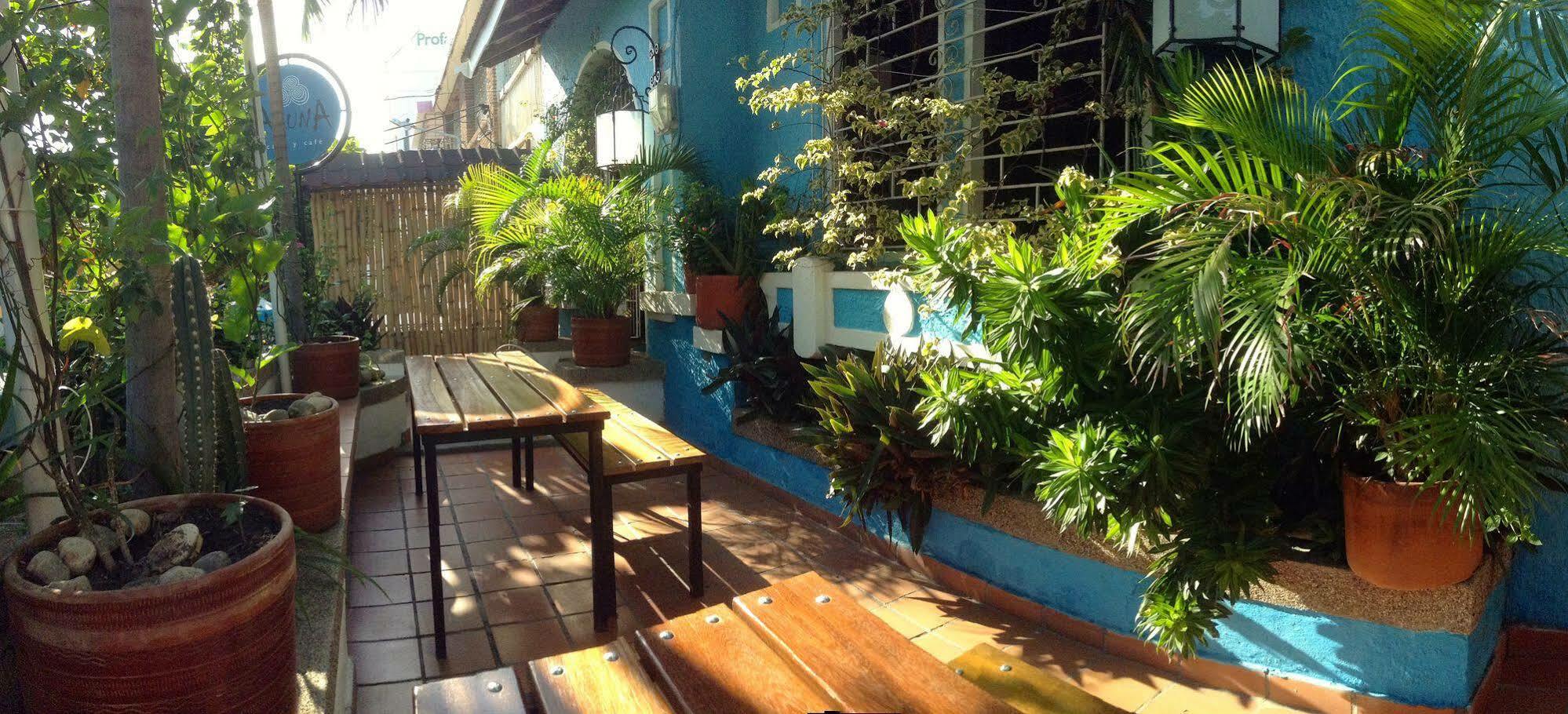 Aluna Hostel B&B Санта Марта Екстериор снимка